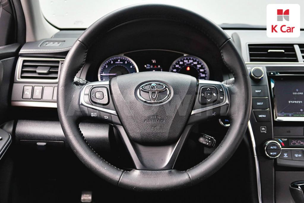 2016 TOYOTA  CAMRY 2.5 XLE - 11