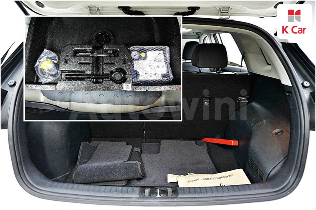 2017 KIA NIRO PRESTIGE - 19
