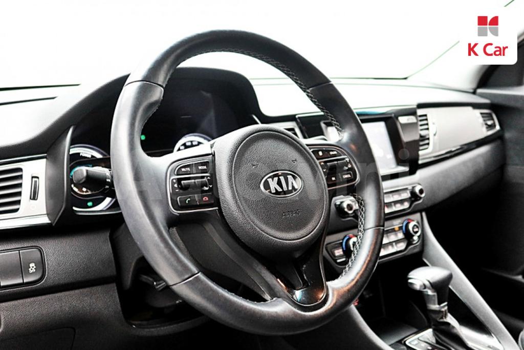2017 KIA NIRO PRESTIGE - 10