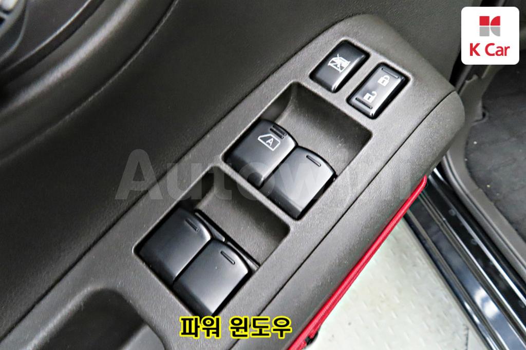 2011 NISSAN CUBE 1.8 S - 11