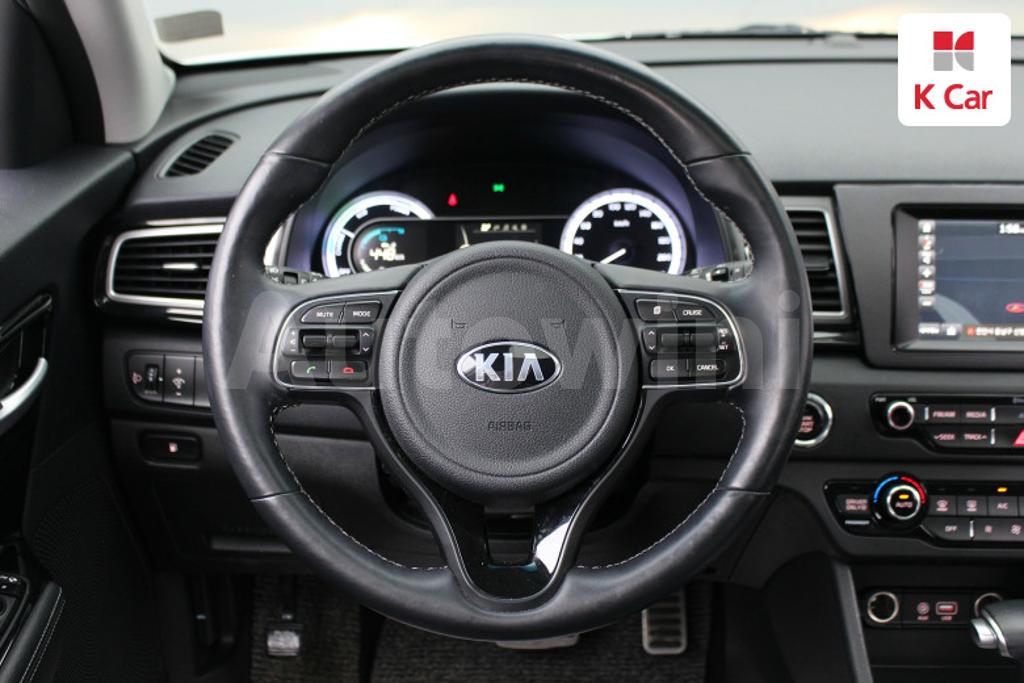 2017 KIA NIRO PRESTIGE - 7