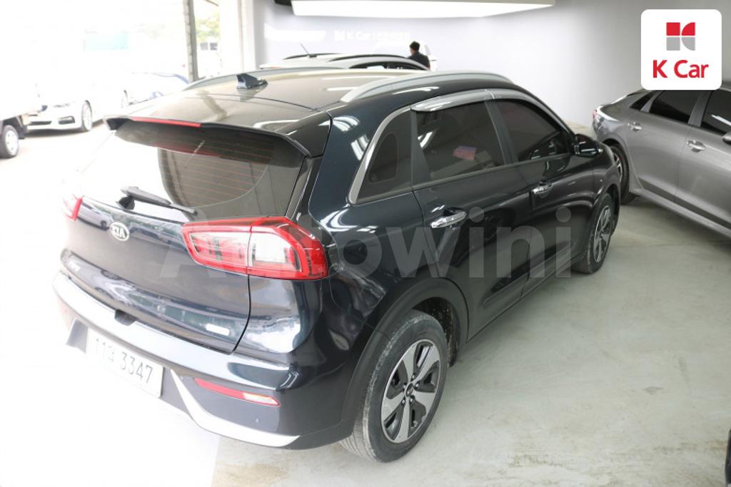 KNACB81CGHA075549 2017 KIA NIRO PRESTIGE-1