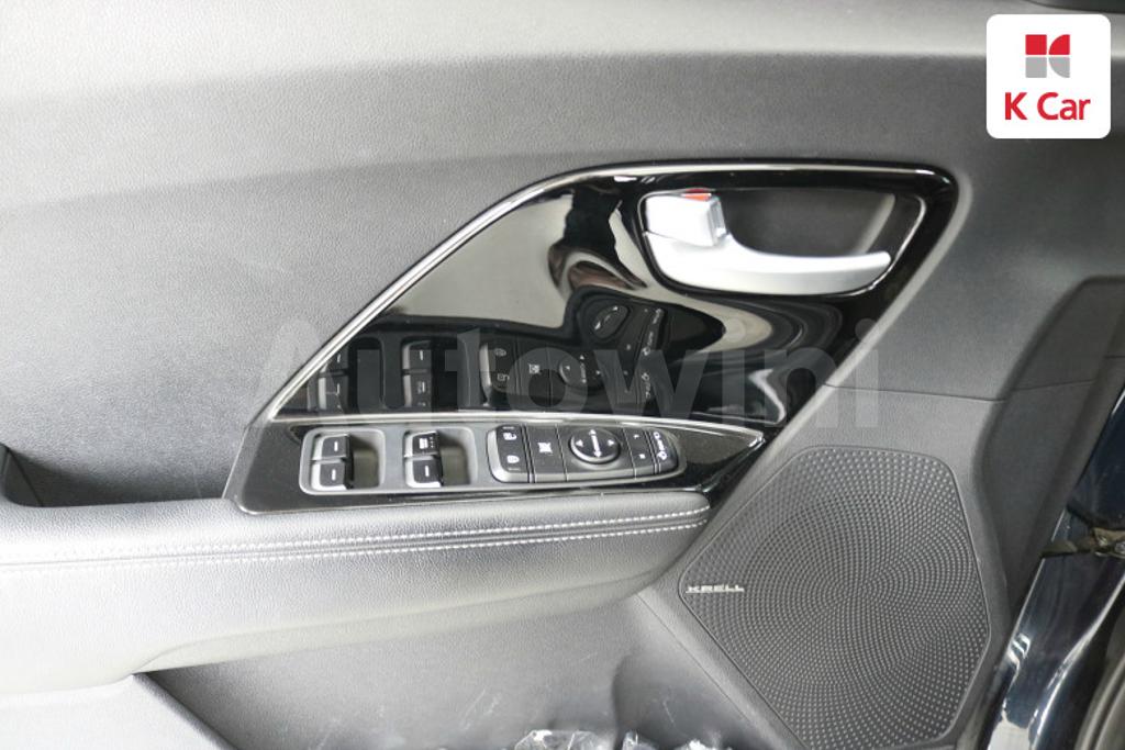 KNACB81CGHA075549 2017 KIA NIRO PRESTIGE-5