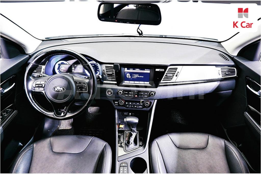 2018 KIA NIRO PRESTIGE - 7