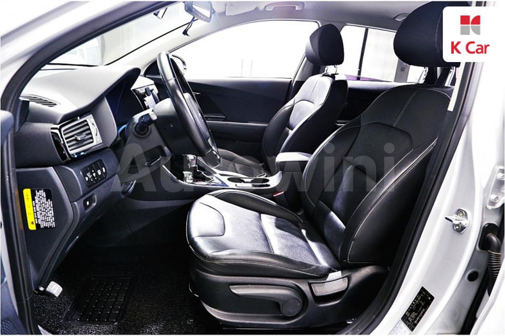 2018 KIA NIRO PRESTIGE - 8