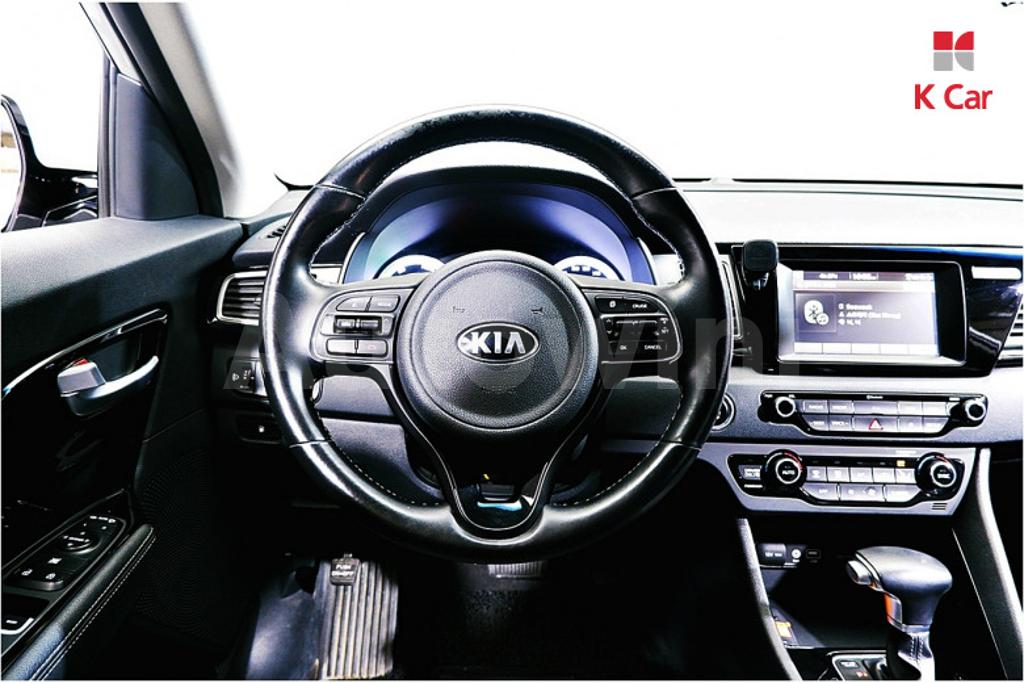 2018 KIA NIRO PRESTIGE - 10