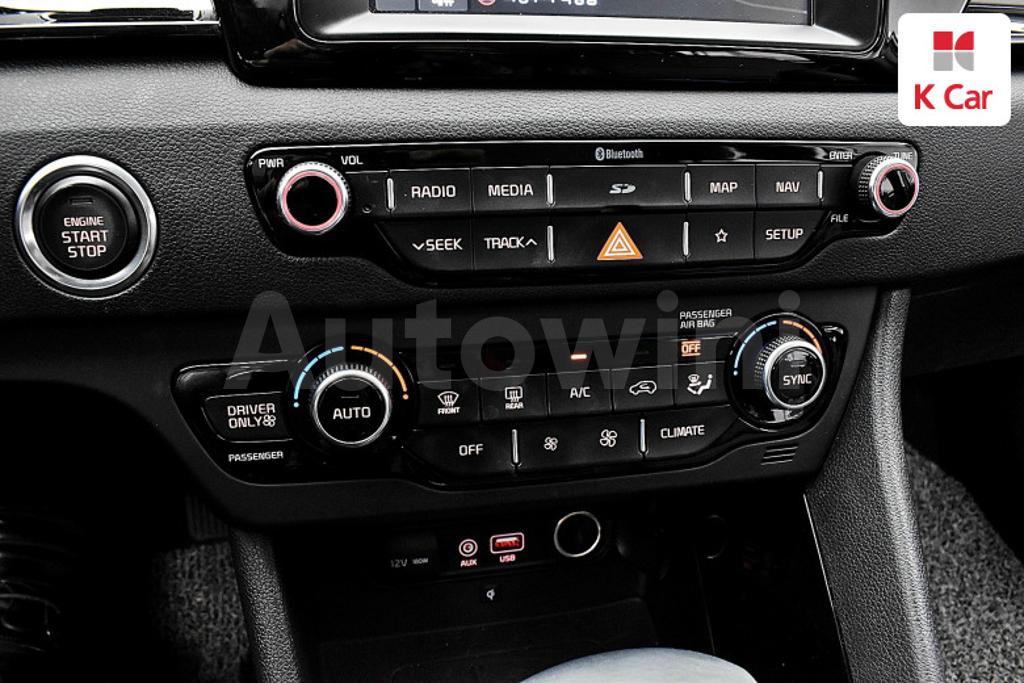 2018 KIA NIRO PRESTIGE - 11