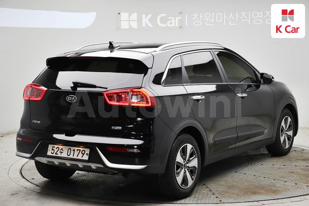KNACB81CGHA021349 2017 KIA NIRO PRESTIGE-1