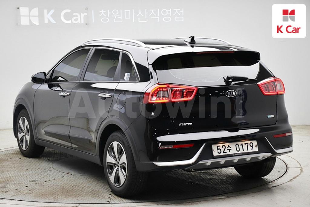 KNACB81CGHA021349 2017 KIA NIRO PRESTIGE-5