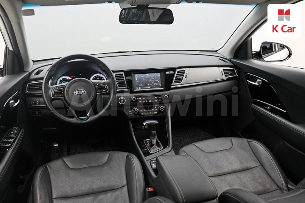 2017 KIA NIRO PRESTIGE - 7