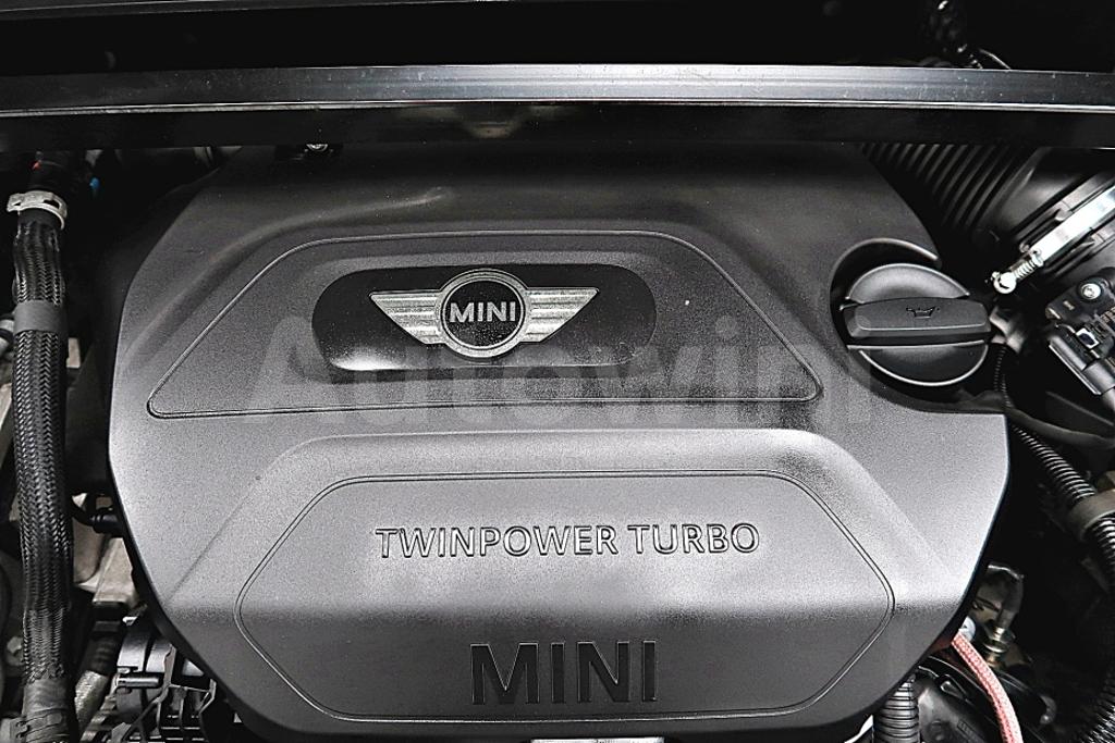 2017 MINI COOPER COUNTRYMAN D ALL4 - 16
