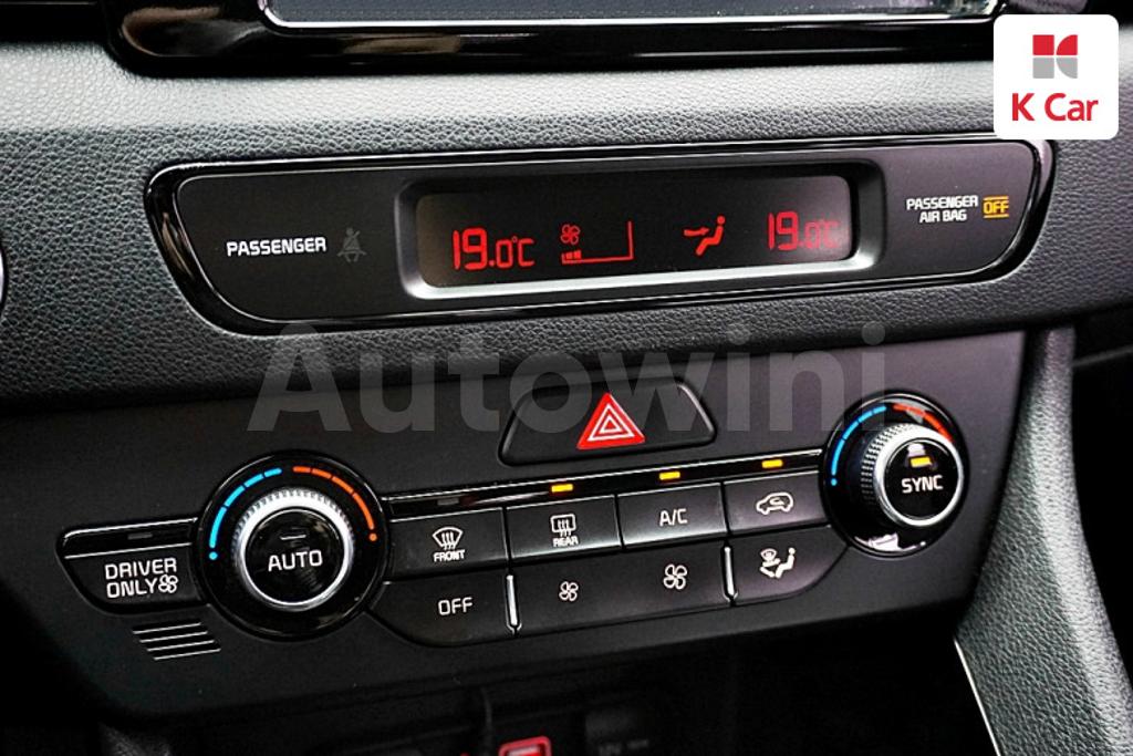 2017 KIA NIRO PRESTIGE - 14