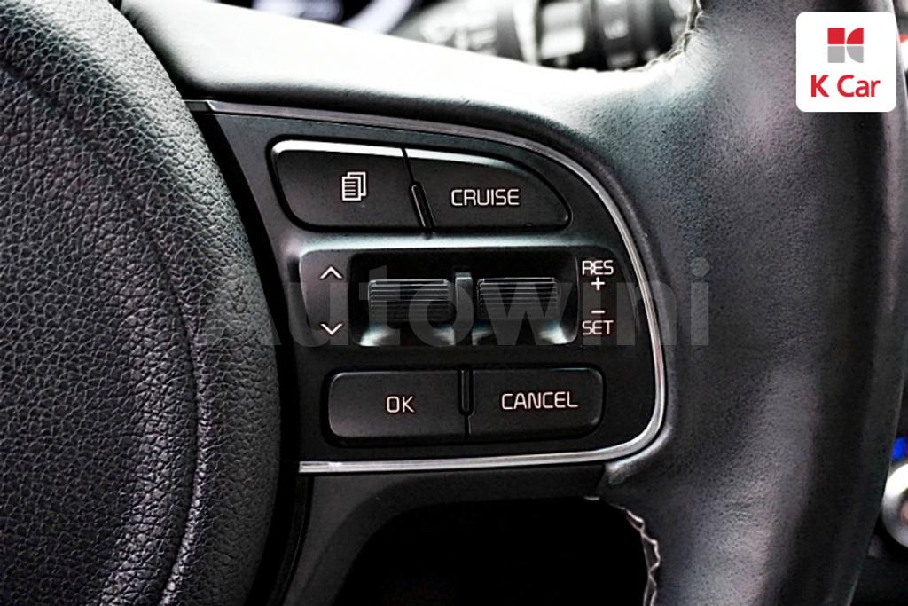 2017 KIA NIRO PRESTIGE - 18