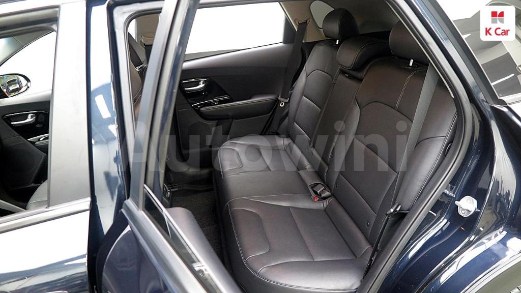 2017 KIA NIRO PRESTIGE - 12