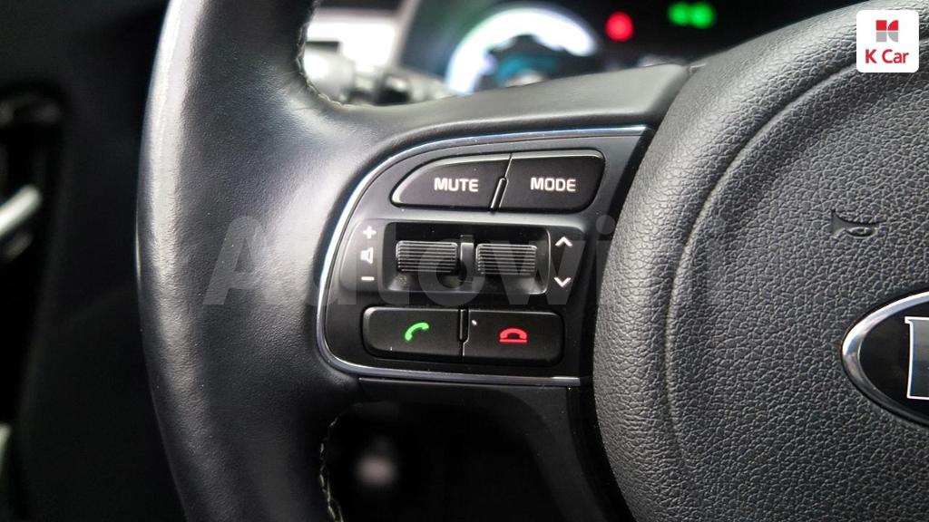 2017 KIA NIRO PRESTIGE - 19