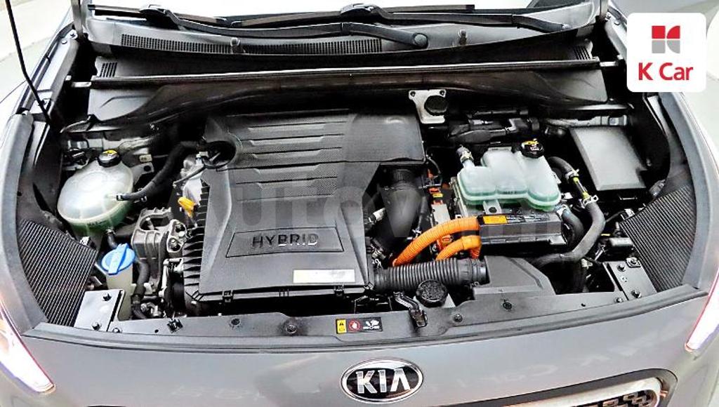 2017 KIA NIRO PRESTIGE - 9