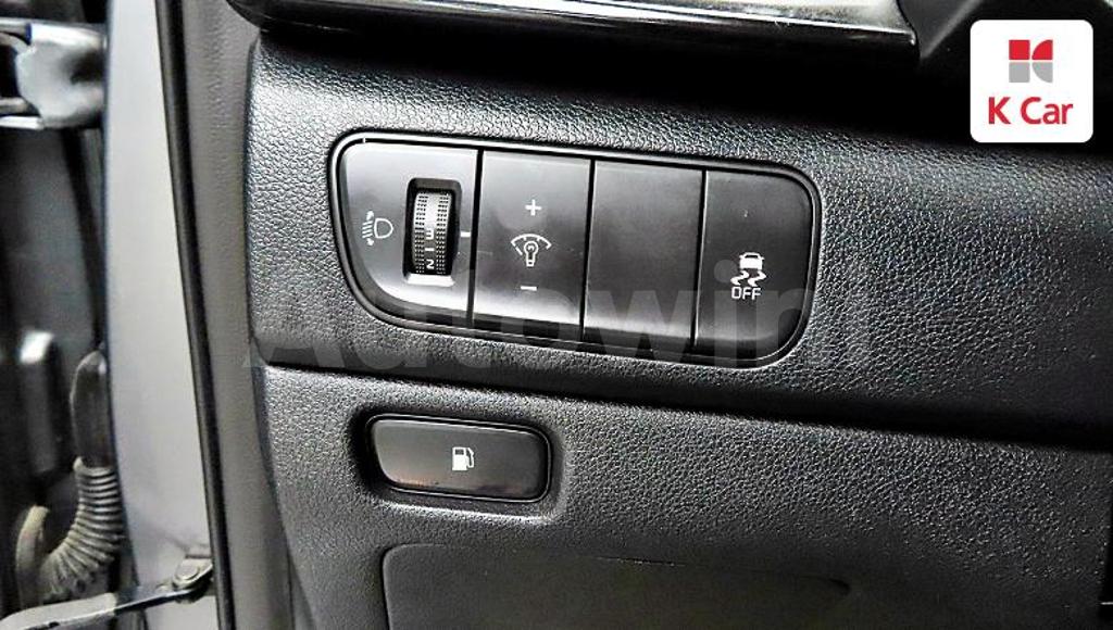2017 KIA NIRO PRESTIGE - 23