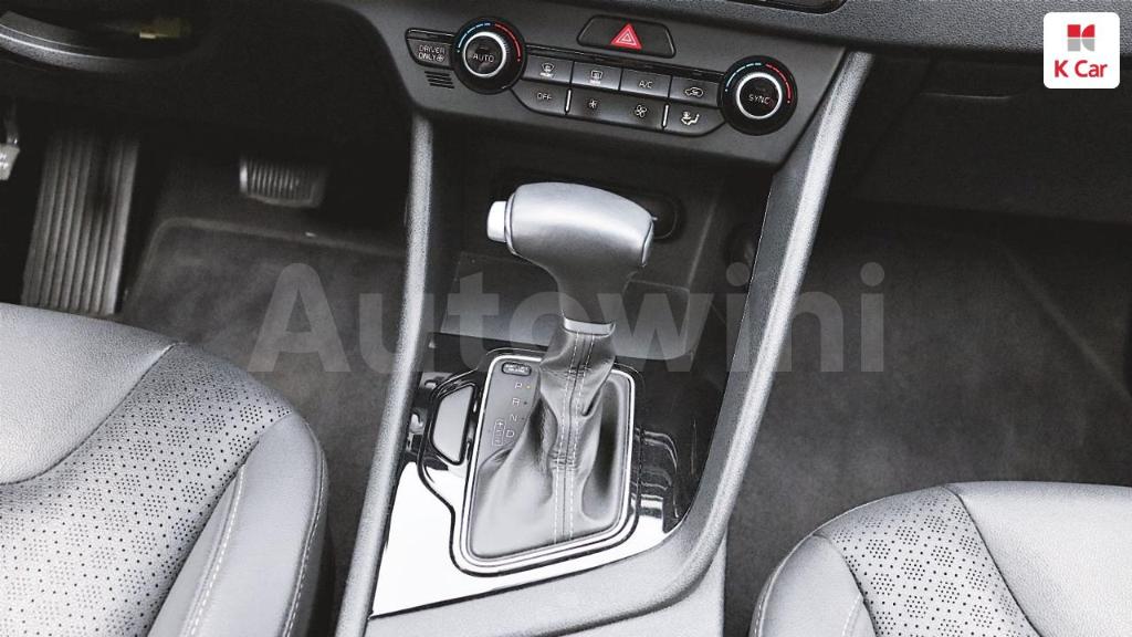 2018 KIA NIRO PRESTIGE - 35