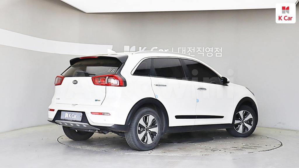 2018 KIA NIRO PRESTIGE - 4