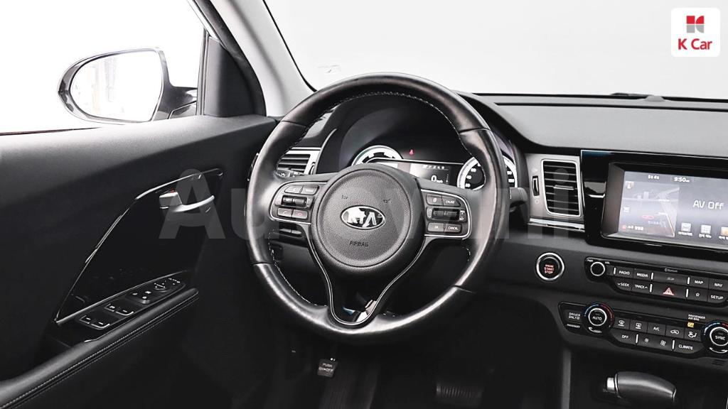 2018 KIA NIRO PRESTIGE - 7