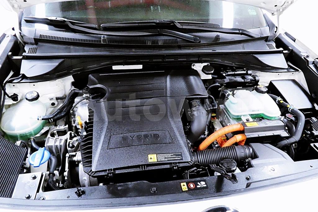 2017 KIA NIRO PRESTIGE - 16