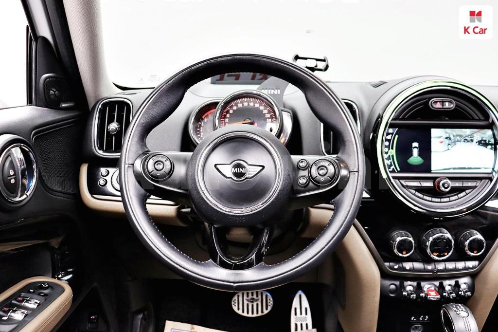 2018 MINI COOPER COUNTRYMAN D ALL4 HIGH - 18