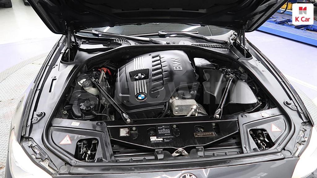 2011 BMW 5 SERIES F10  528I - 9