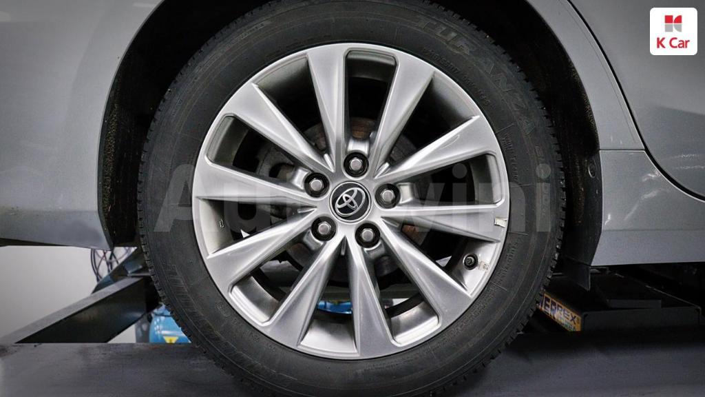 2015 TOYOTA  CAMRY 2.5 XLE - 8