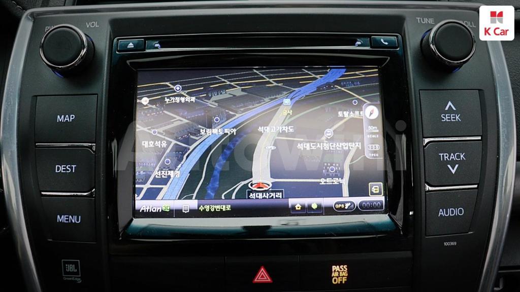2015 TOYOTA  CAMRY 2.5 XLE - 26