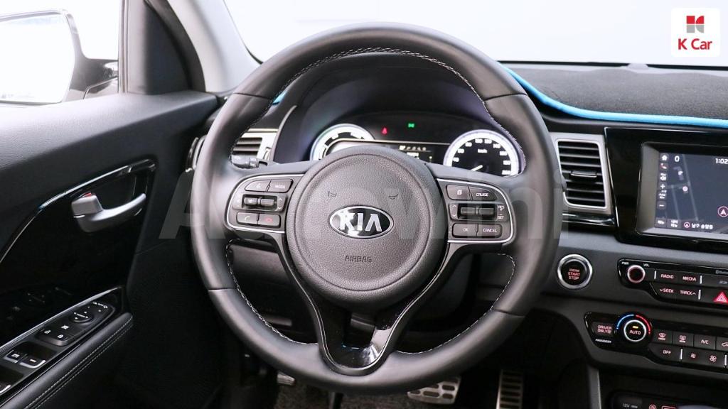 2018 KIA NIRO PRESTIGE - 17
