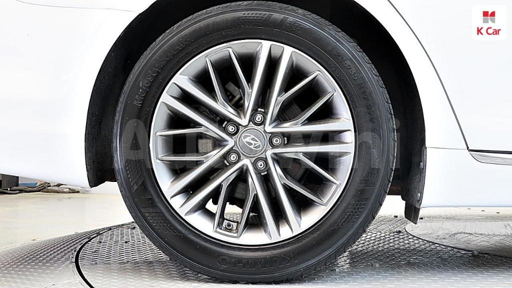 2018 HYUNDAI GRANDEUR IG AZERA 3.0 LPI MORDERN BASIC () - 8