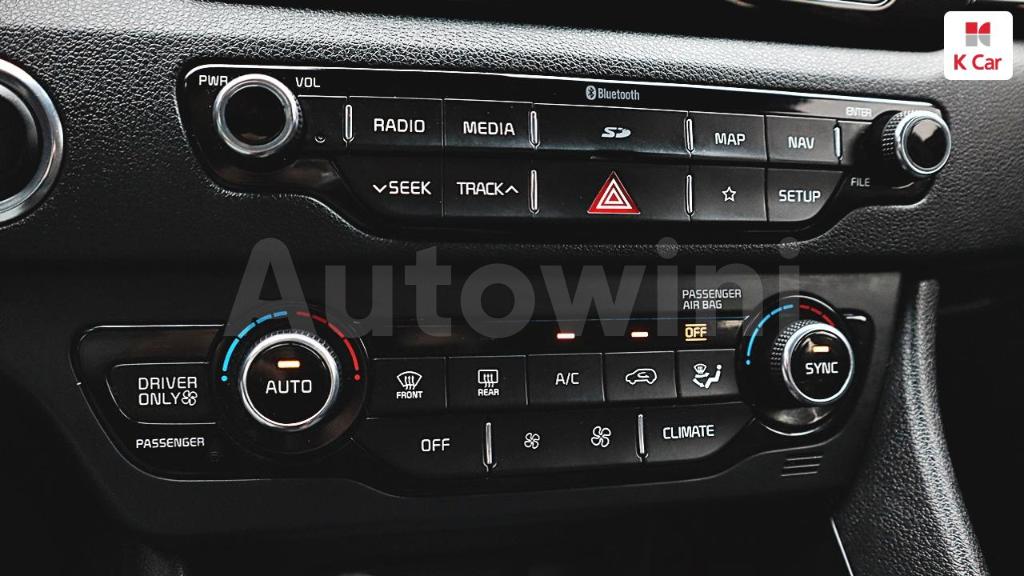 2018 KIA NIRO PRESTIGE - 29