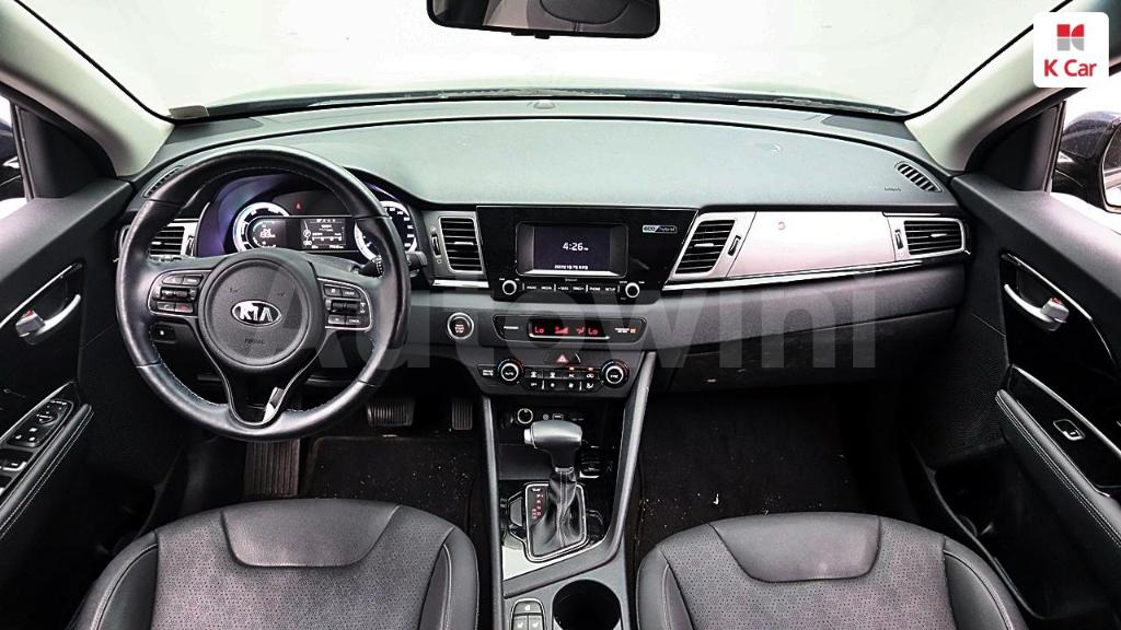 2017 KIA NIRO PRESTIGE - 7