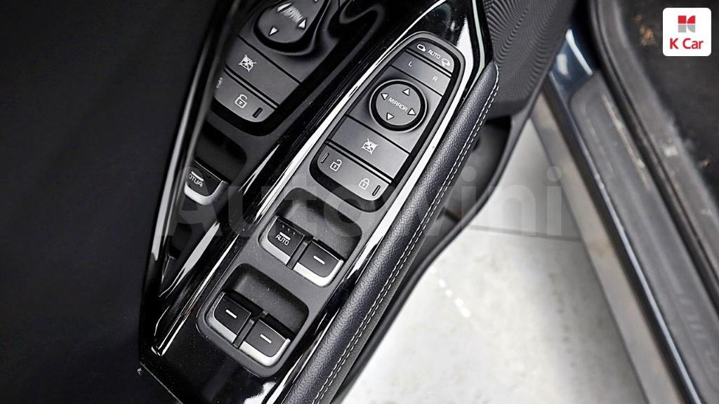 2017 KIA NIRO PRESTIGE - 8