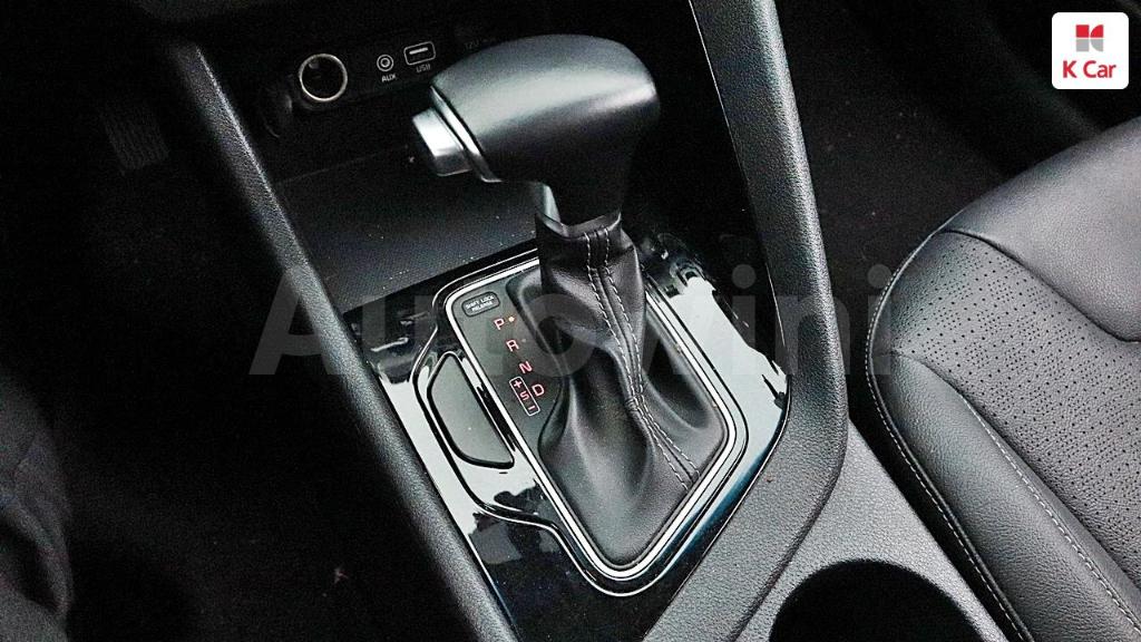 2017 KIA NIRO PRESTIGE - 9
