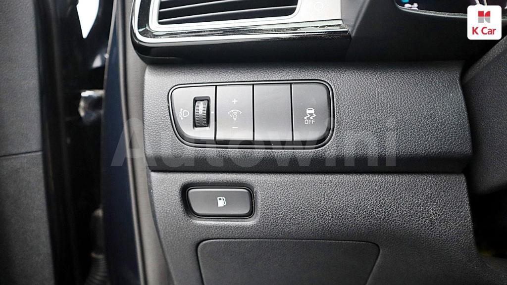 2017 KIA NIRO PRESTIGE - 11