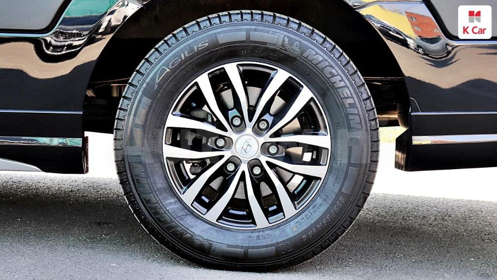 KMJUK17RPJC001569 2018 HYUNDAI SOLATI LIMOUSINE-5