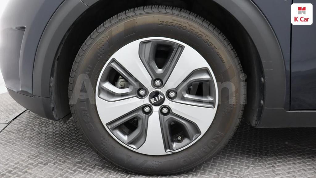 KNACA81CGHA019635 2017 KIA NIRO LUXURY-4