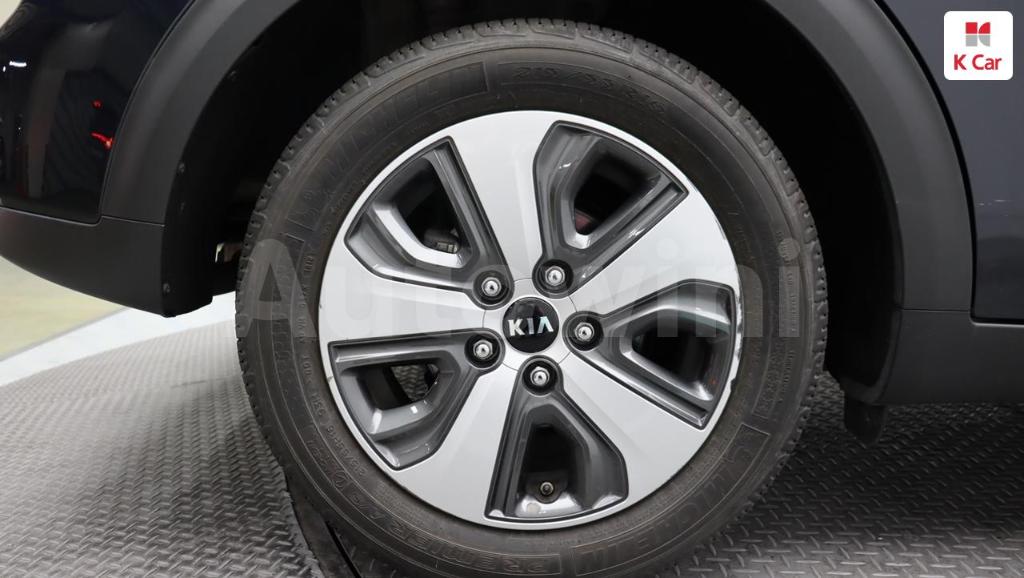 2017 KIA NIRO LUXURY - 8
