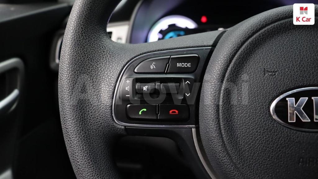 2017 KIA NIRO LUXURY - 32