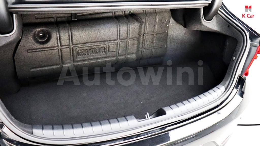2018 HYUNDAI GRANDEUR IG AZERA 3.0 LPI MORDERN () - 10