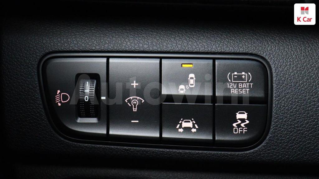 2018 KIA NIRO PRESTIGE - 19