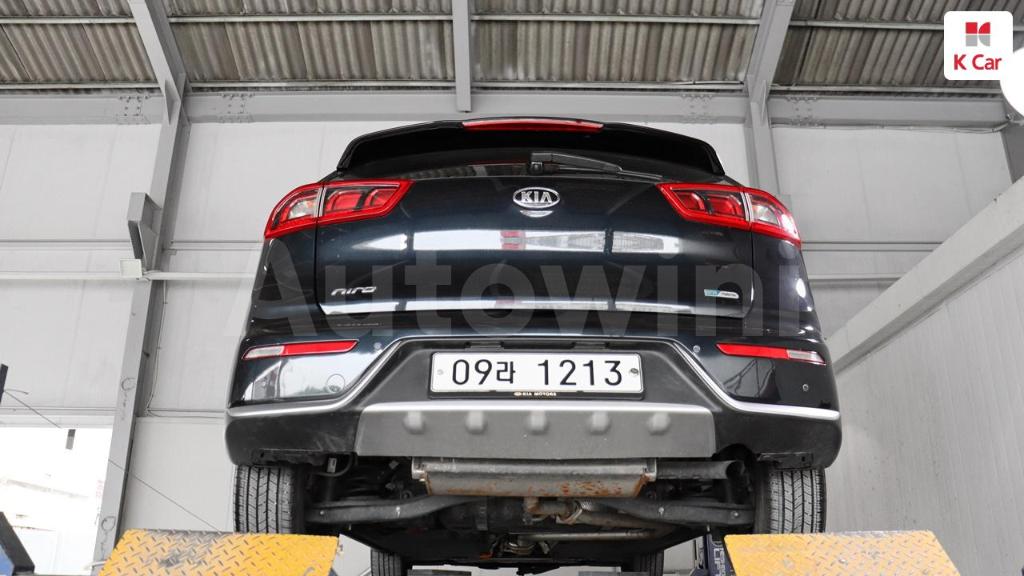 2018 KIA NIRO PRESTIGE - 31