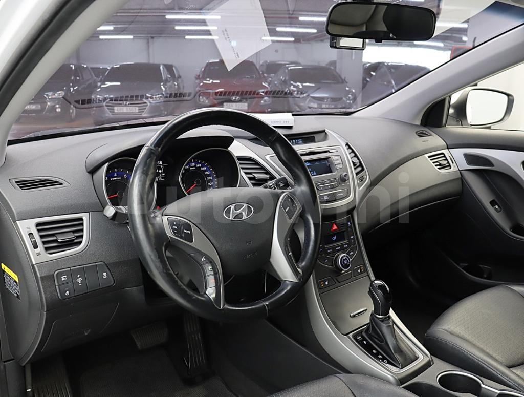 2015 HYUNDAI  AVANTE ELANTRA 1.6 GDI SMART - 31