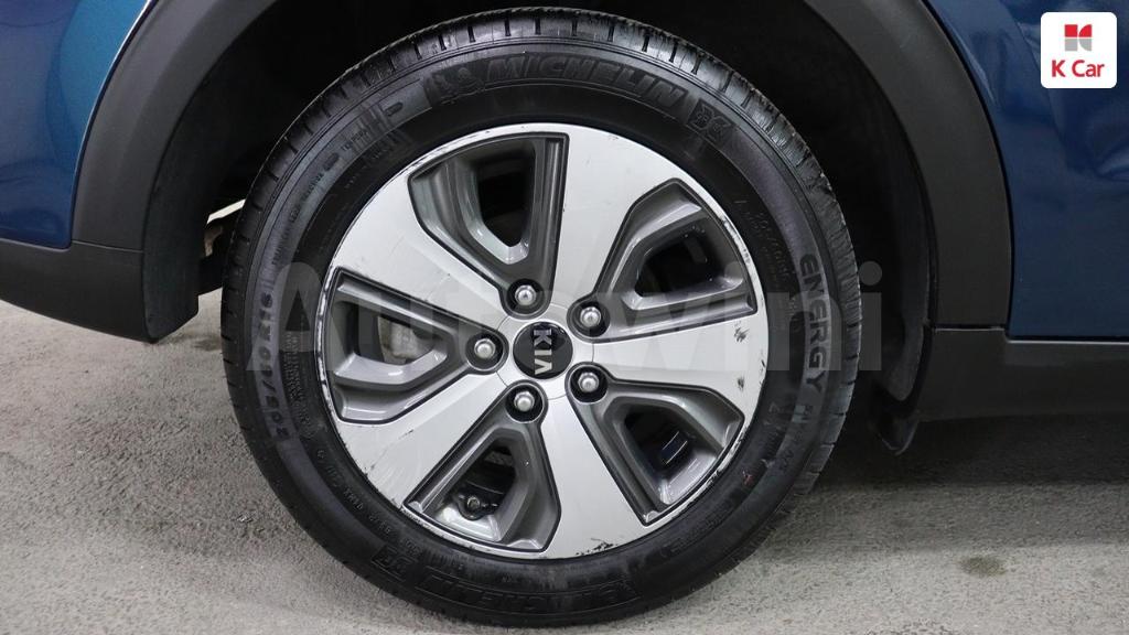 2018 KIA NIRO PRESTIGE - 8