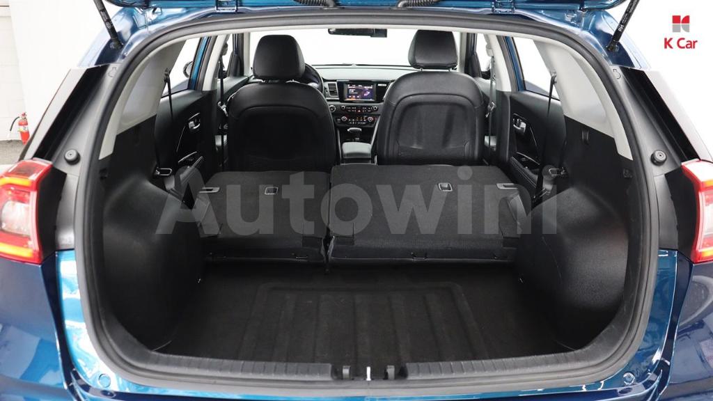2018 KIA NIRO PRESTIGE - 10