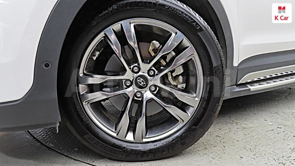 KMHSR81XBJU290293 2018 HYUNDAI  MAXCRUZ DIESEL 2.2 2WD-4