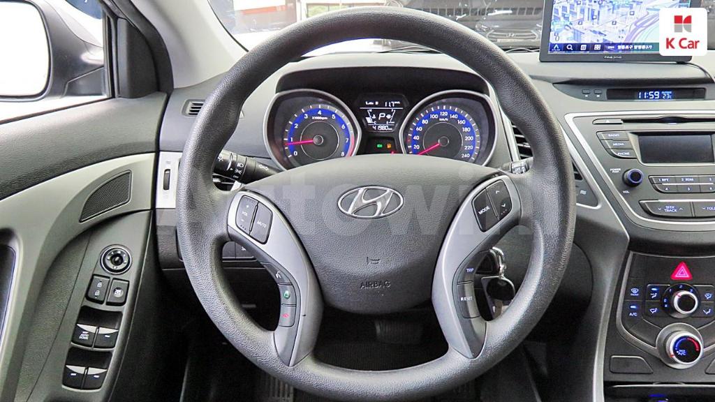 2016 HYUNDAI  AVANTE ELANTRA 1.6 GDI STYLE - 16