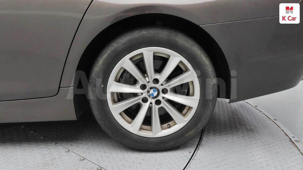 2013 BMW 5 SERIES F10  520D - 5