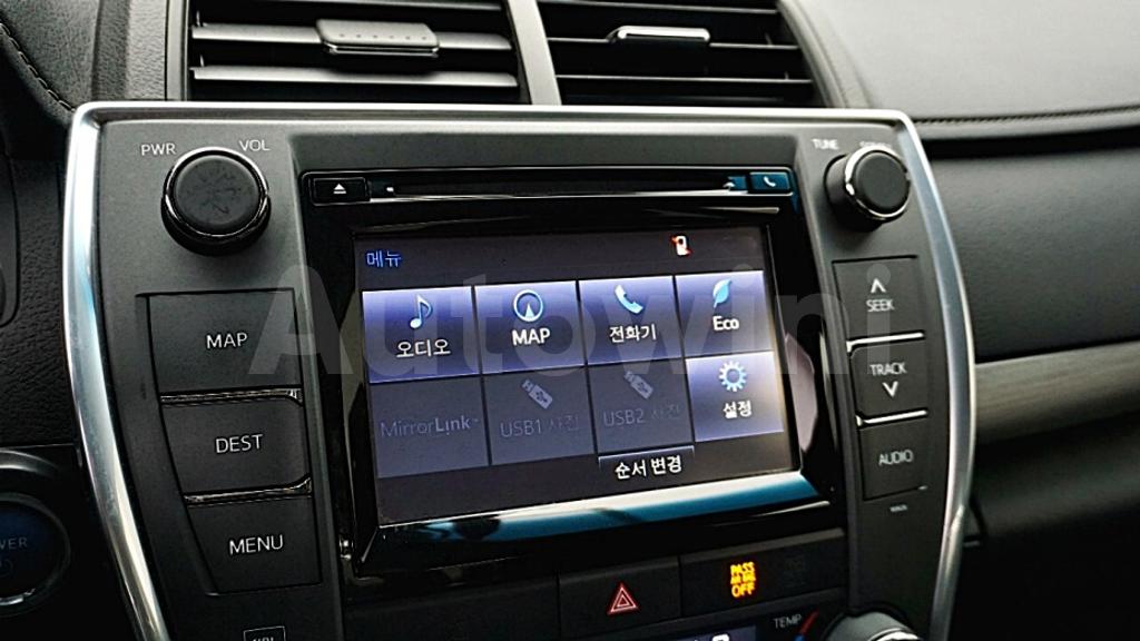 2017 TOYOTA  CAMRY HYBRID XLE - 18